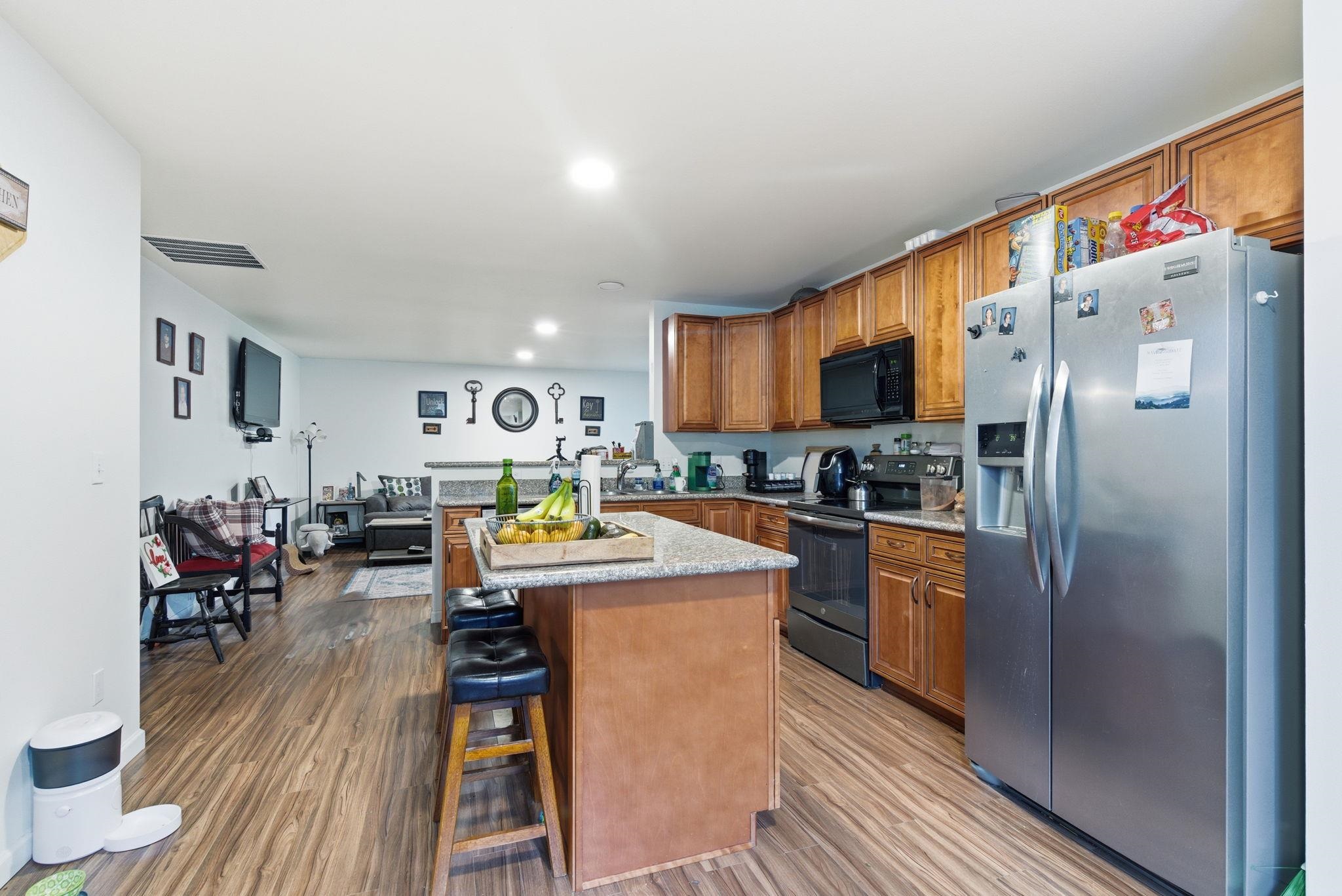 10413/10415 E 8th Ave - Photo 10