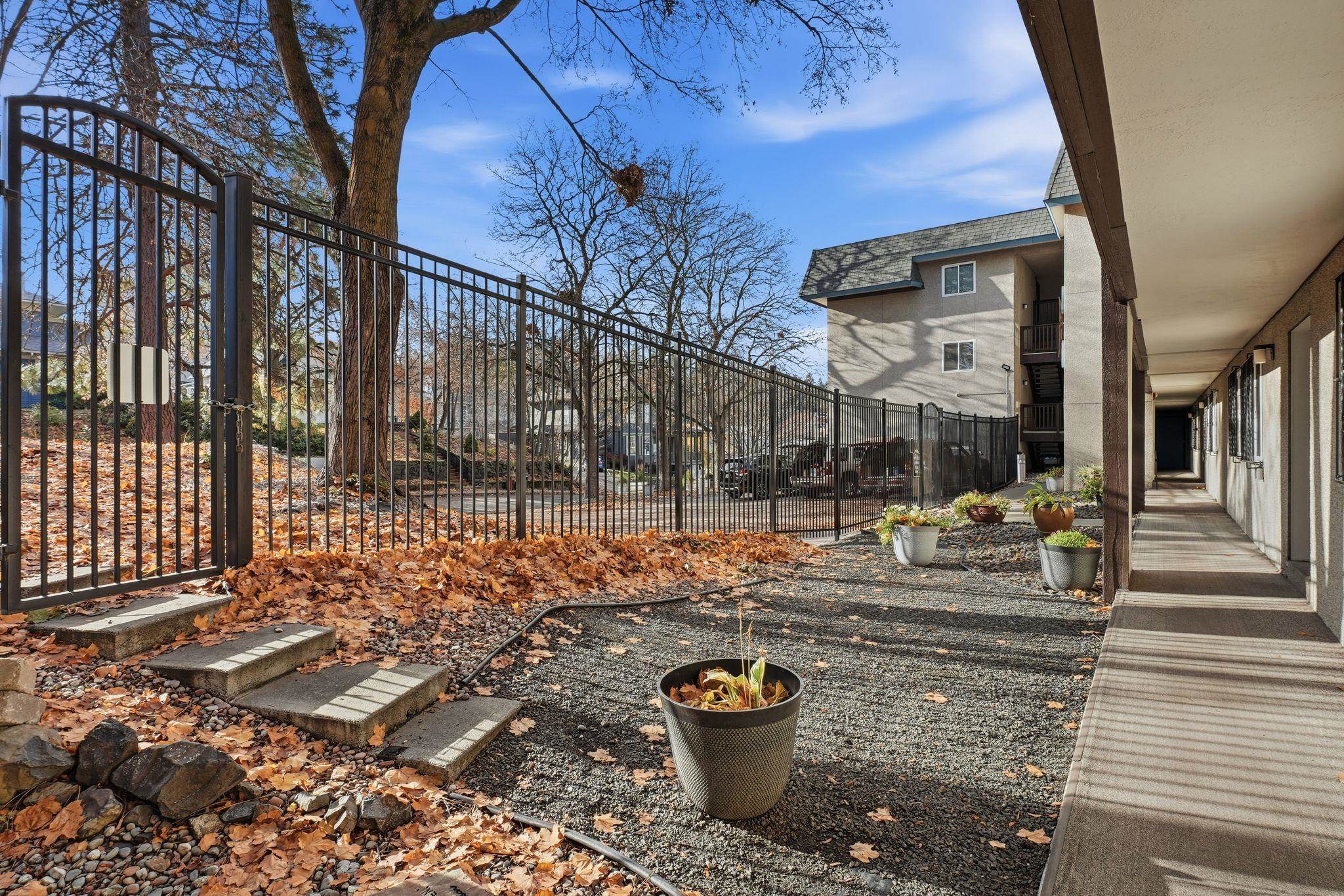 214 W 6th Ave - Photo 21