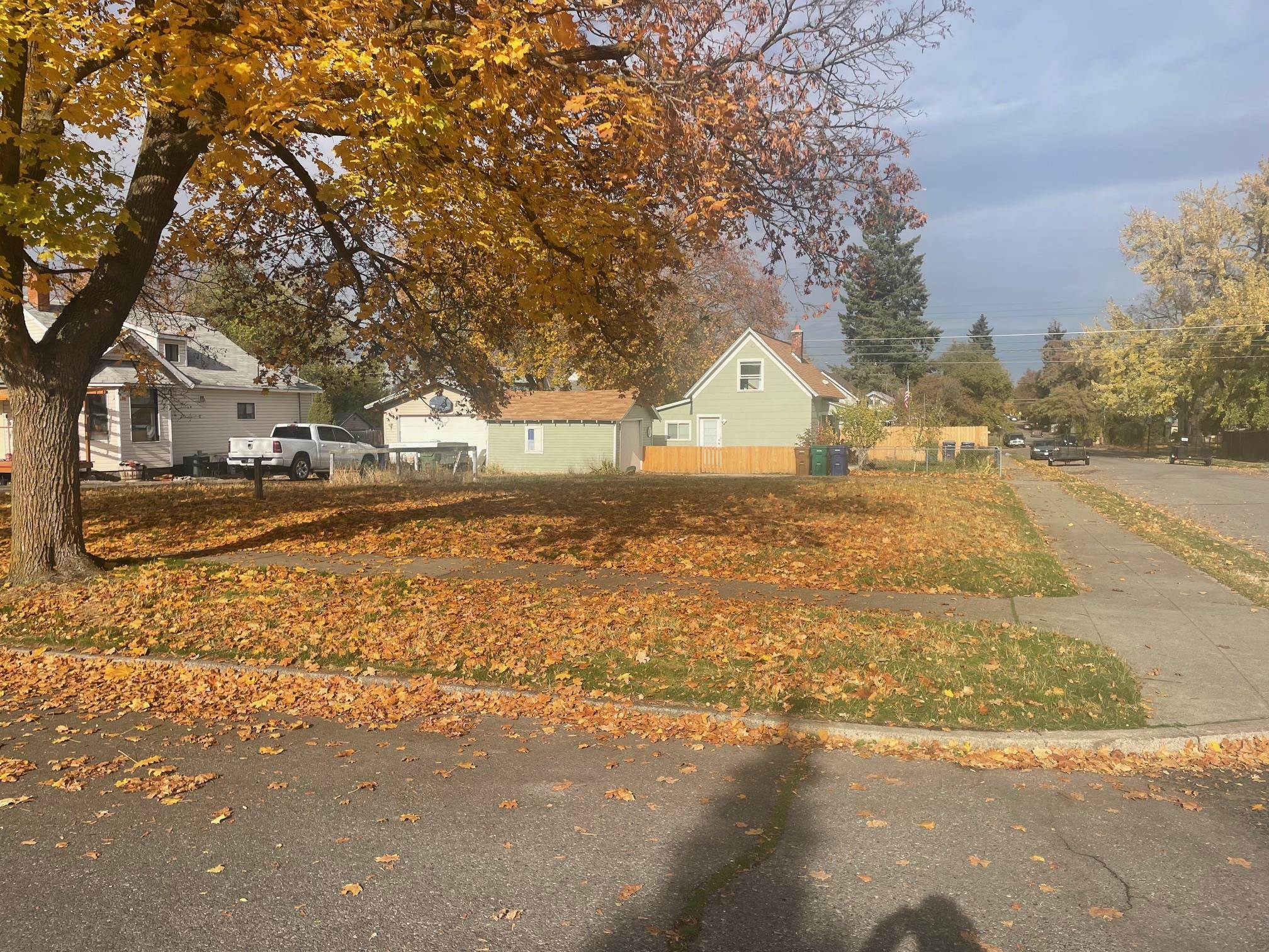 13XX W Spofford Ave - Photo 3