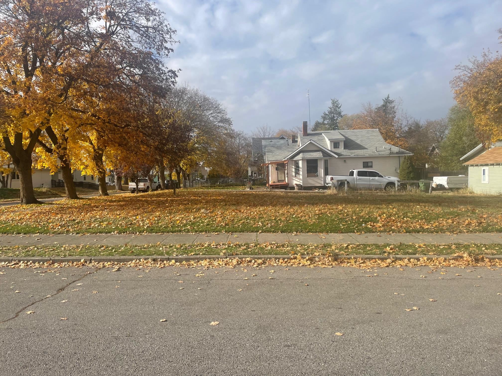 13XX W Spofford Ave - Photo 5