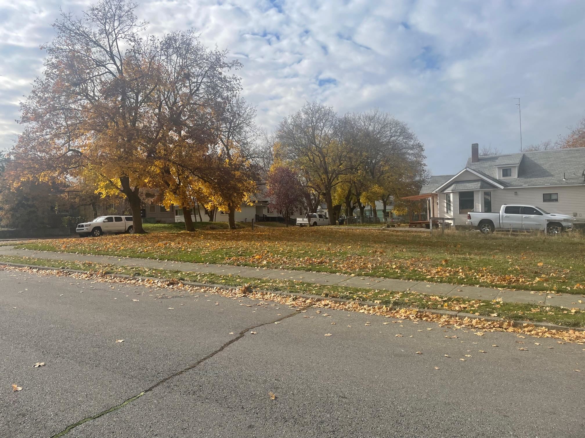 13XX W Spofford Ave - Photo 9