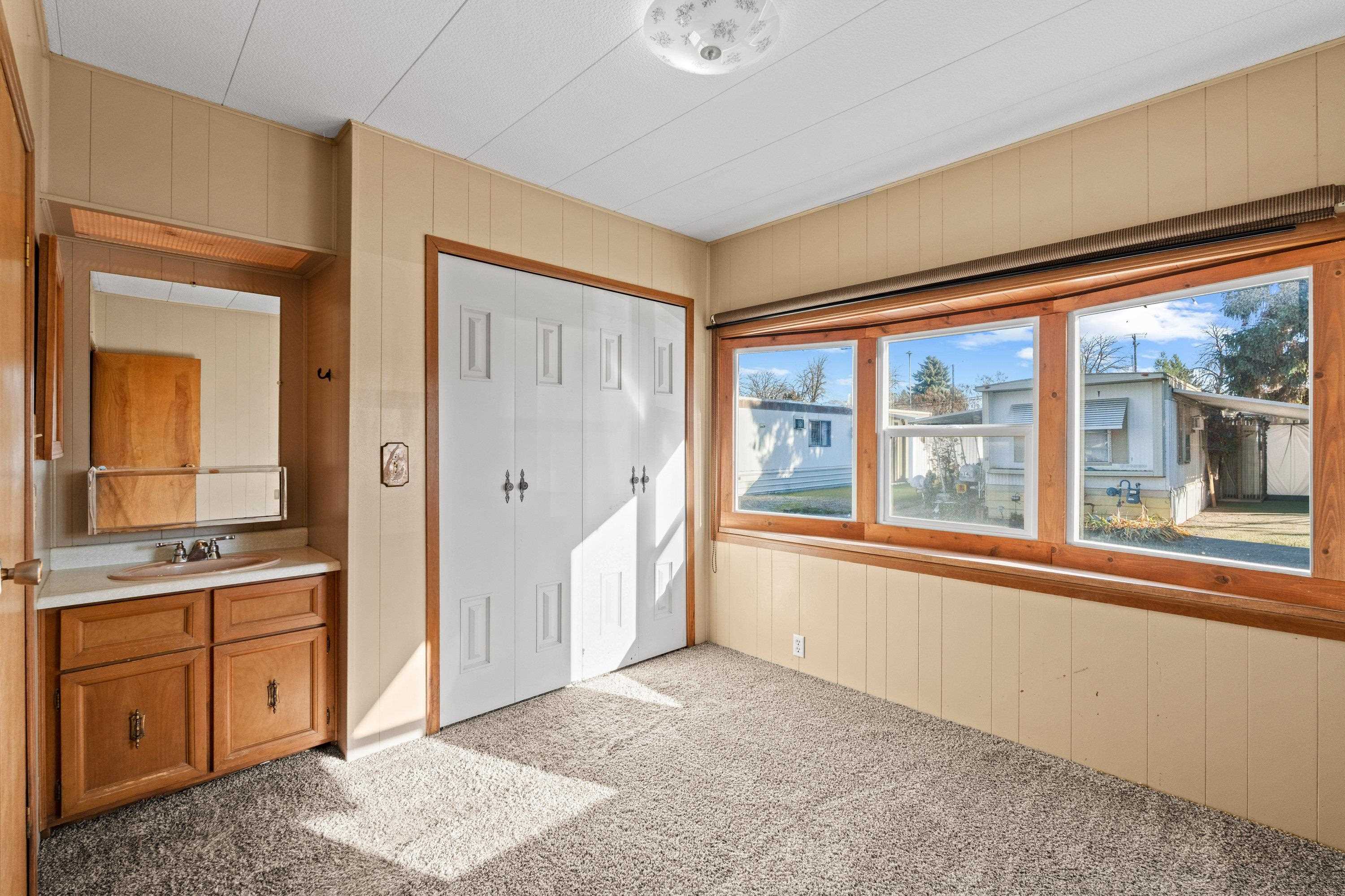 2601 N Barker Rd - Photo 20