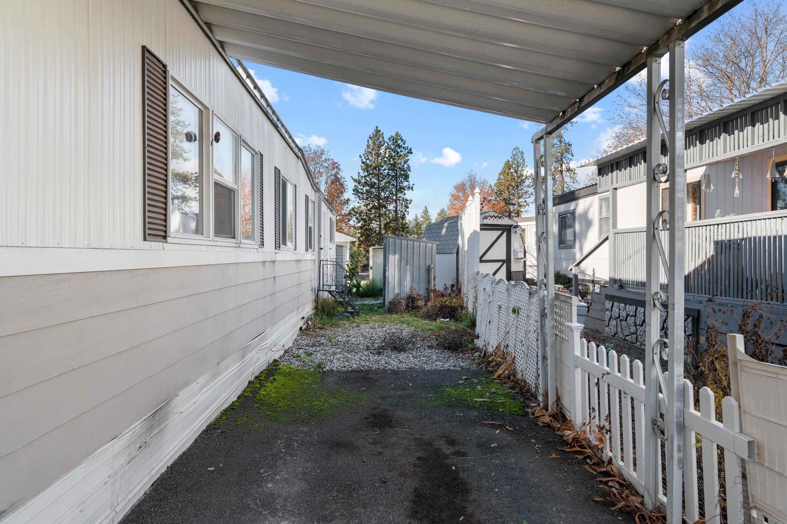 2601 N Barker Rd - Photo 25