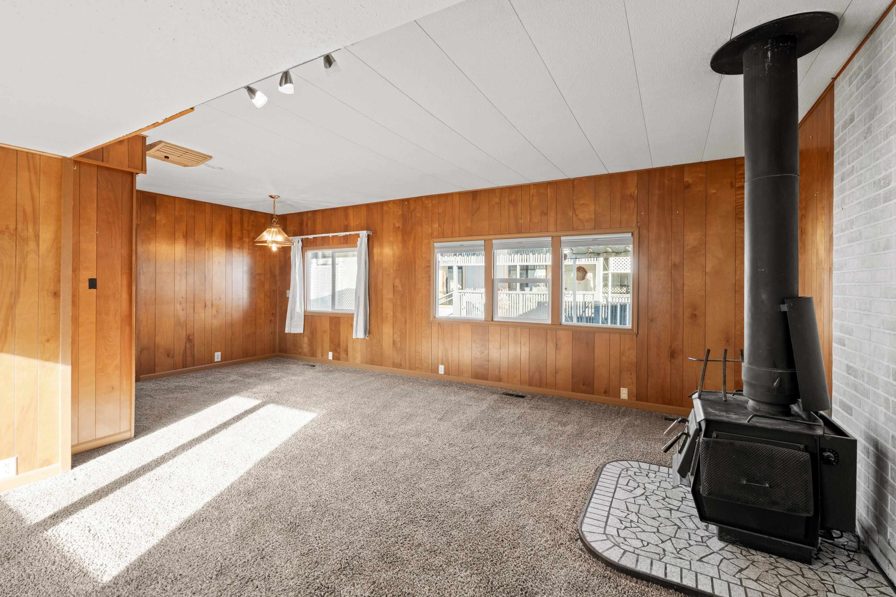 2601 N Barker Rd - Photo 4