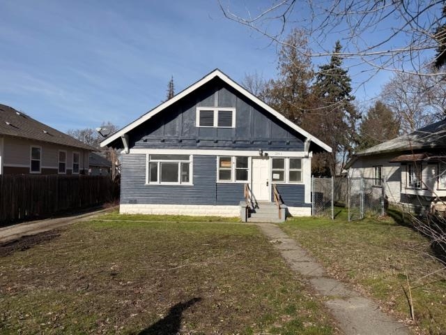2211 E Sinto Ave - Photo 1