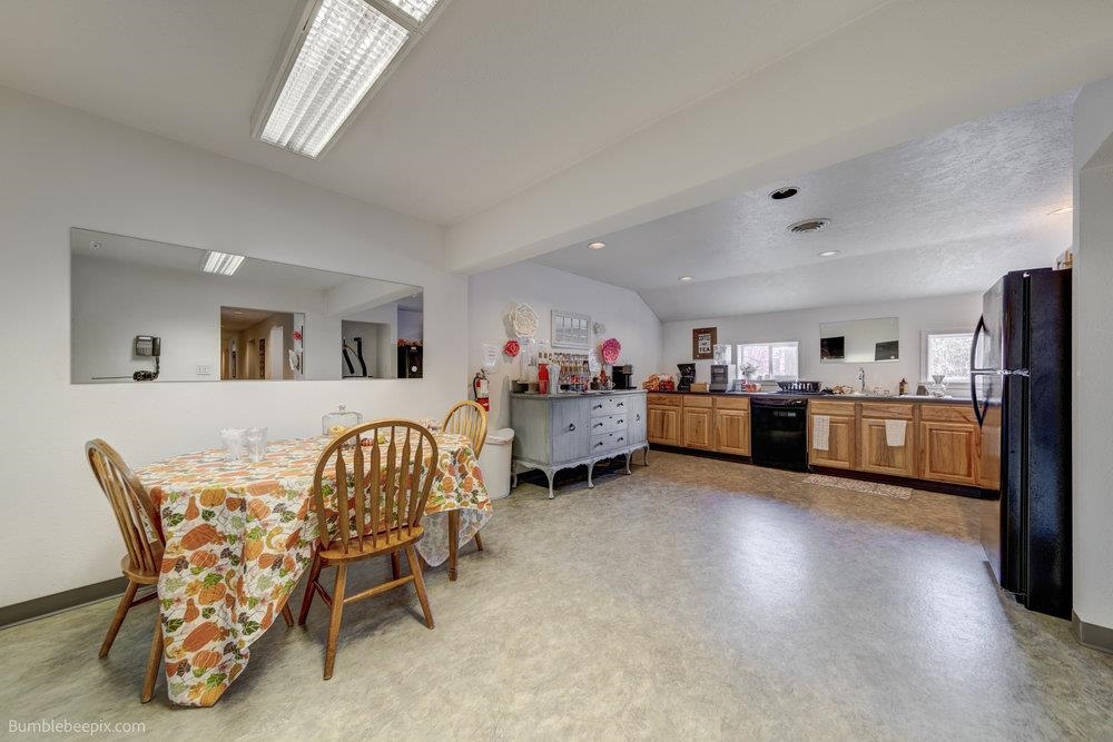 106 N Hutchinson Rd - Photo 21