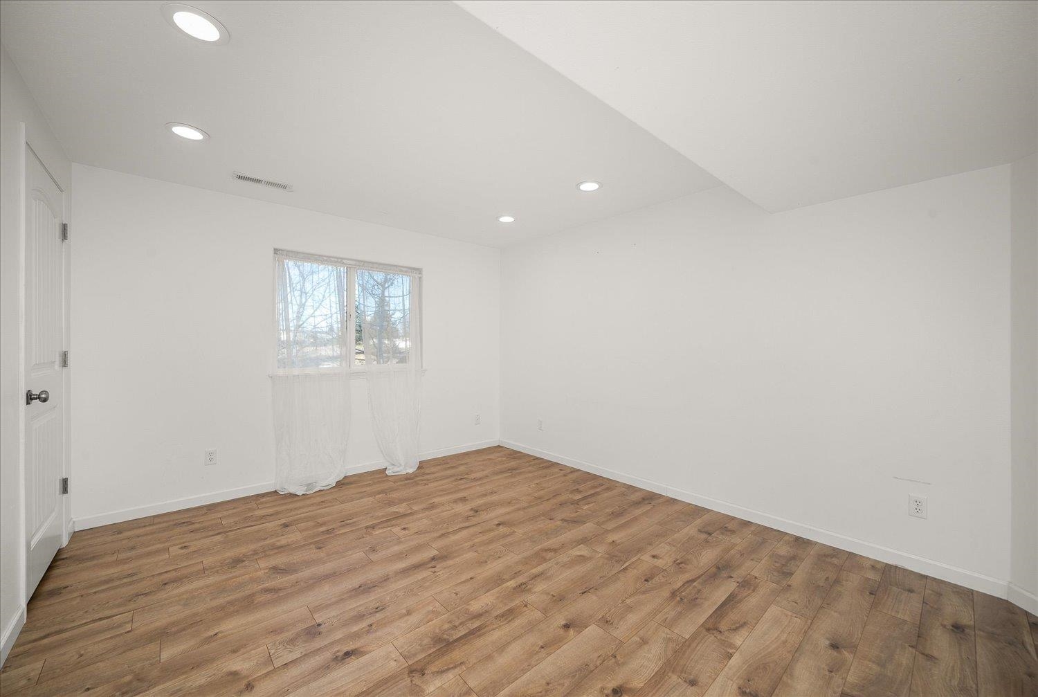 7905 N ASH Ln - Photo 25