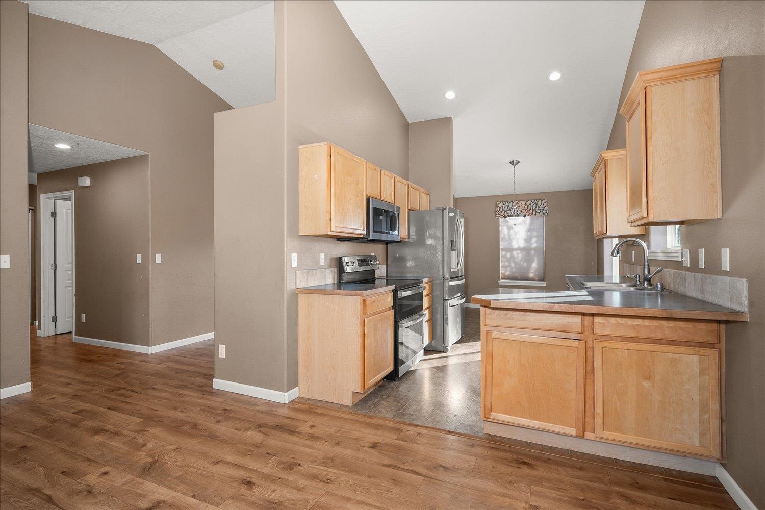 7905 N ASH Ln - Photo 6