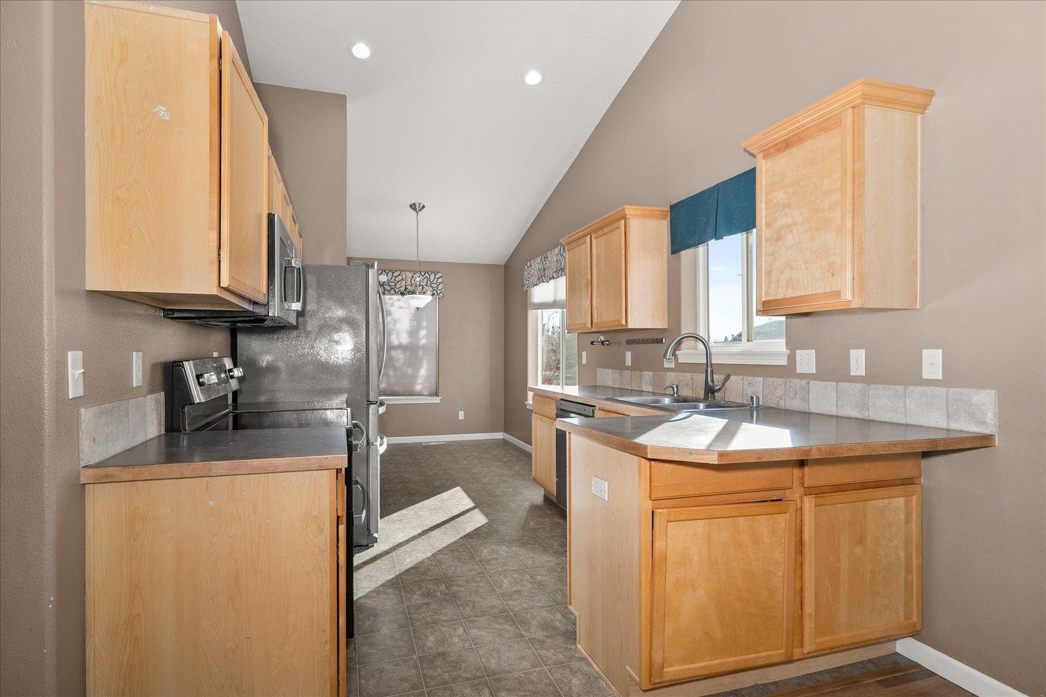7905 N ASH Ln - Photo 7