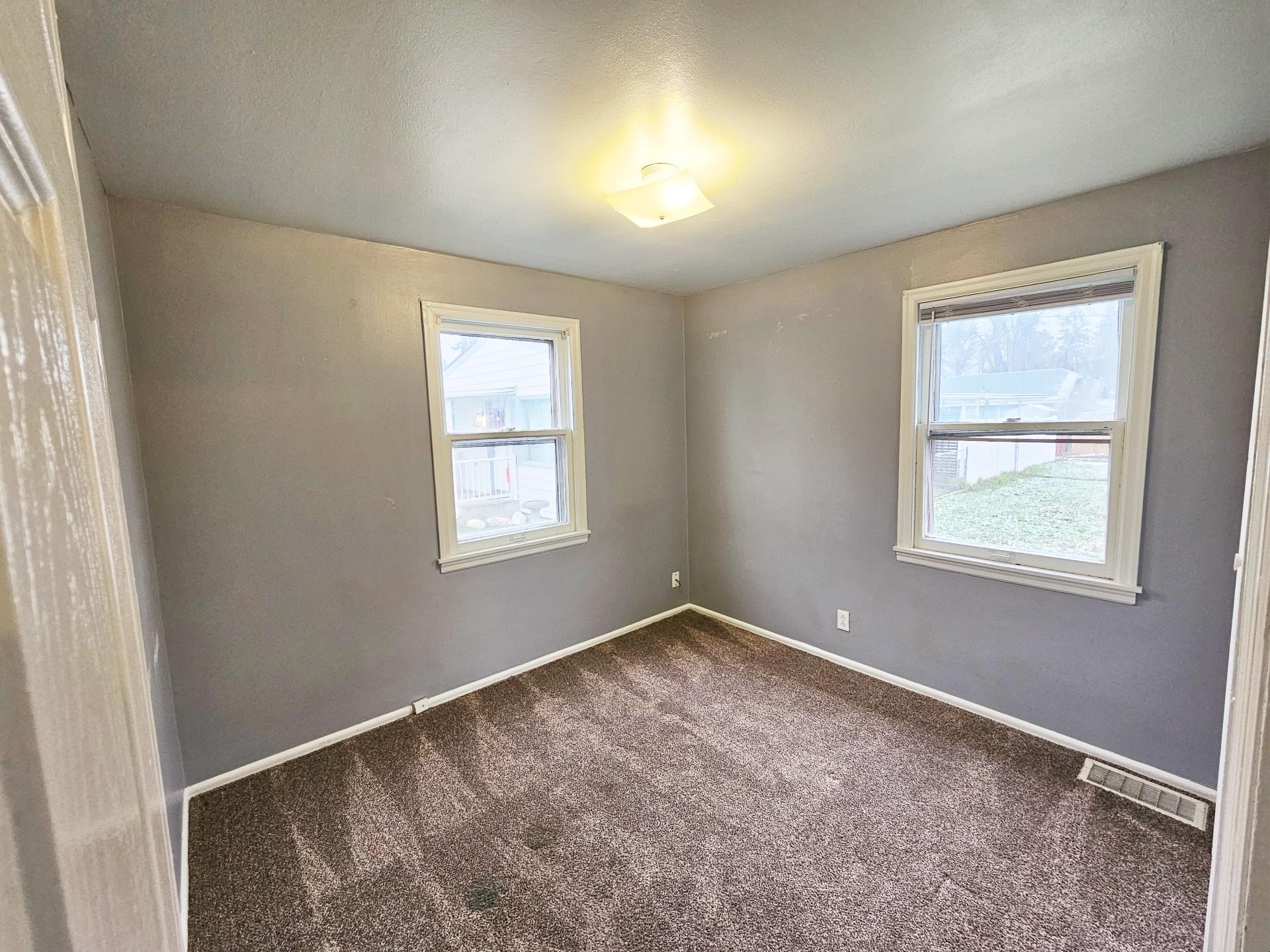 1024 E Queen Ave - Photo 12