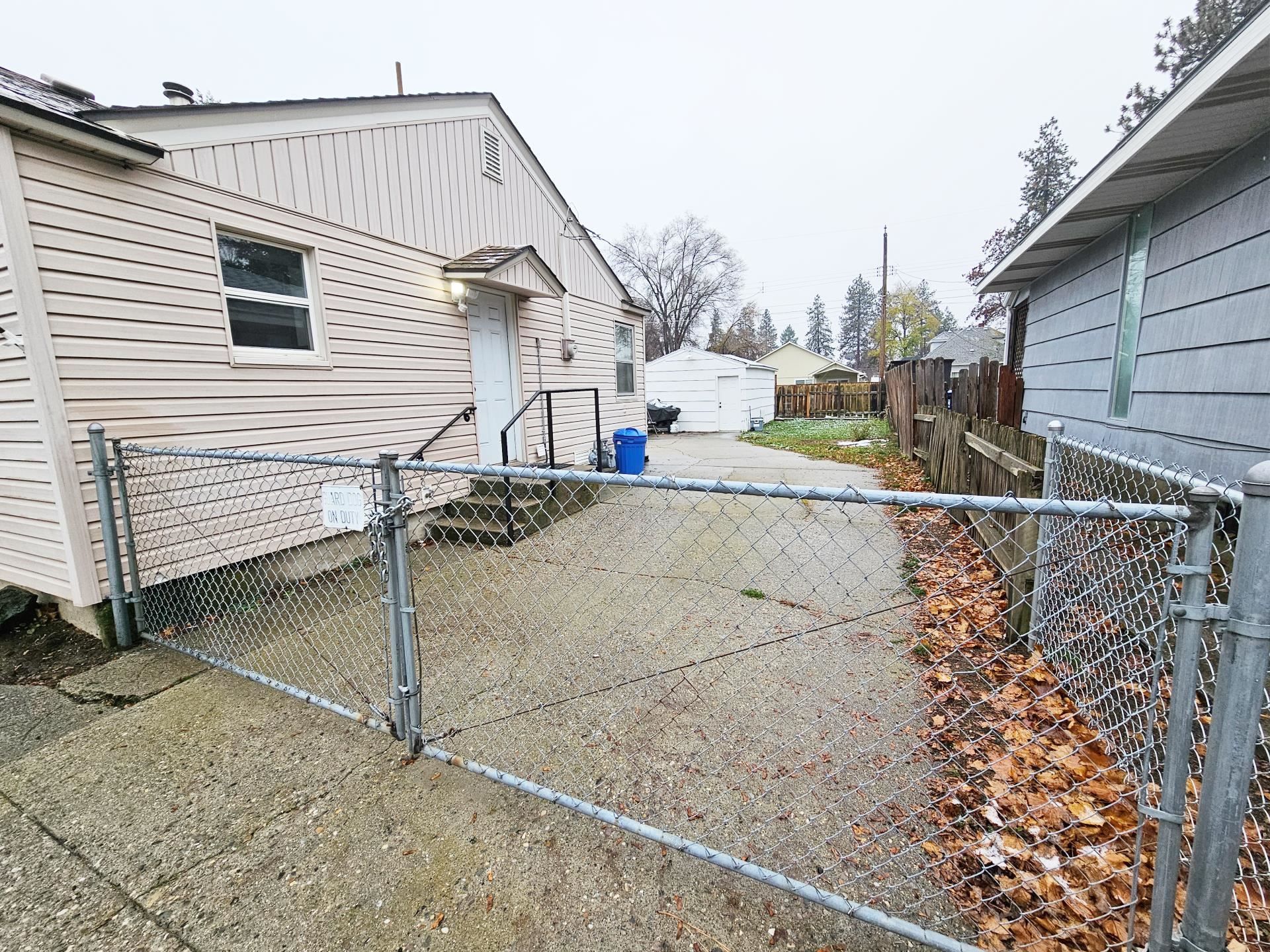 1024 E Queen Ave - Photo 16