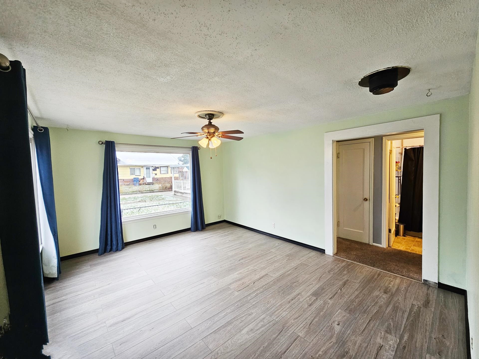 1024 E Queen Ave - Photo 5