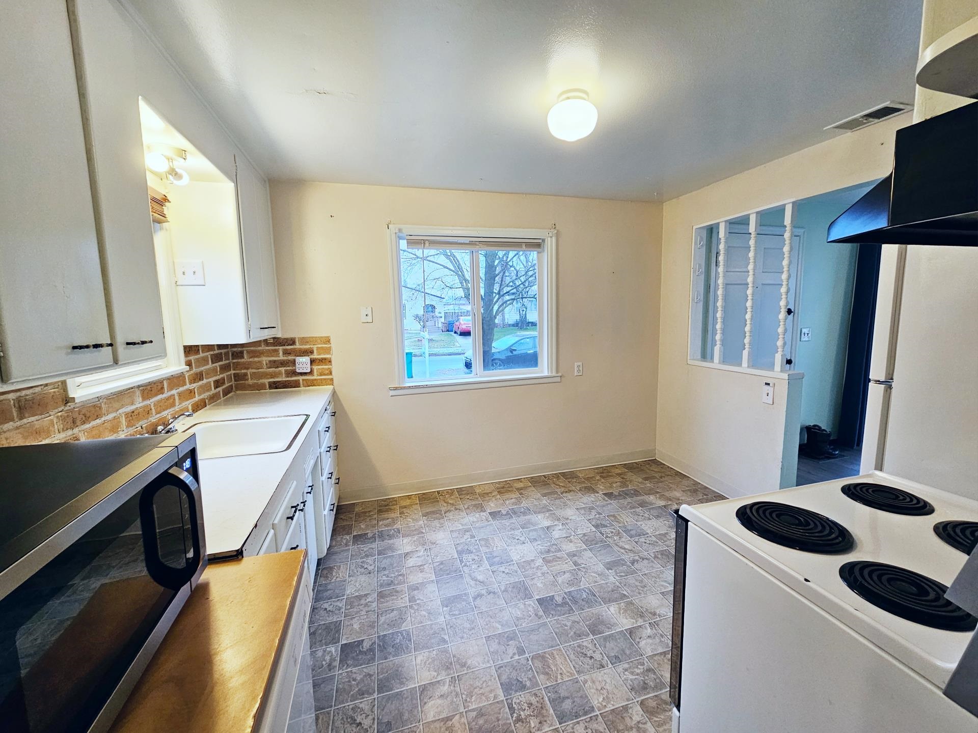 1024 E Queen Ave - Photo 8