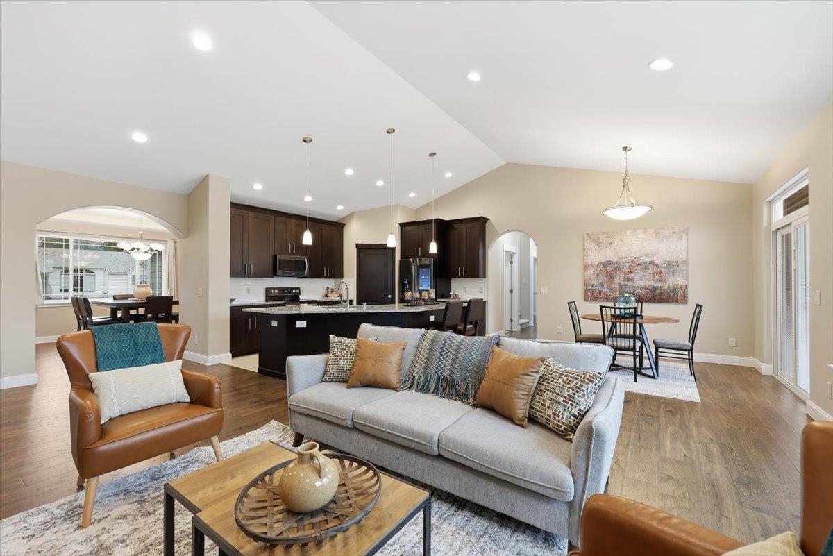 12529 E 14th Ave - Photo 9