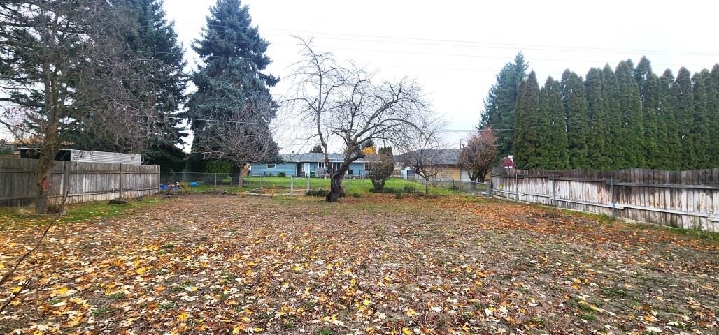 11718 E 31st Ave - Photo 18