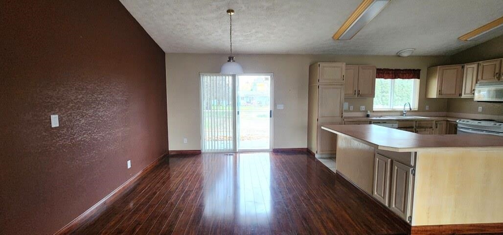 11718 E 31st Ave - Photo 5