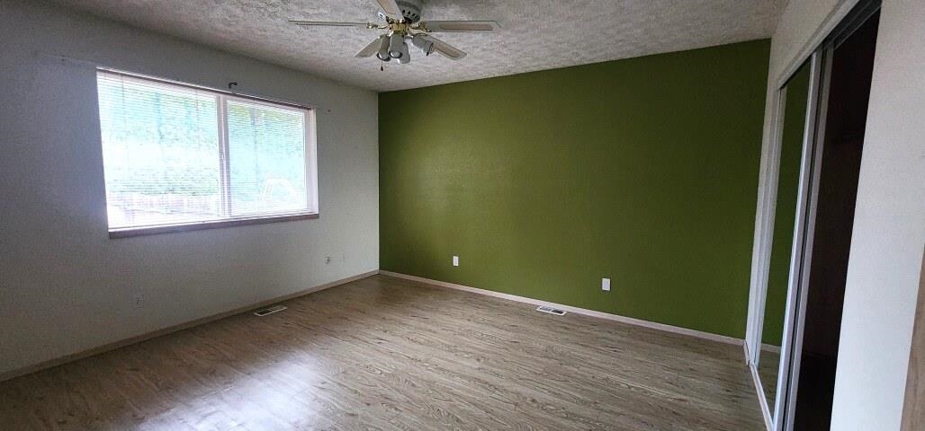 11718 E 31st Ave - Photo 8
