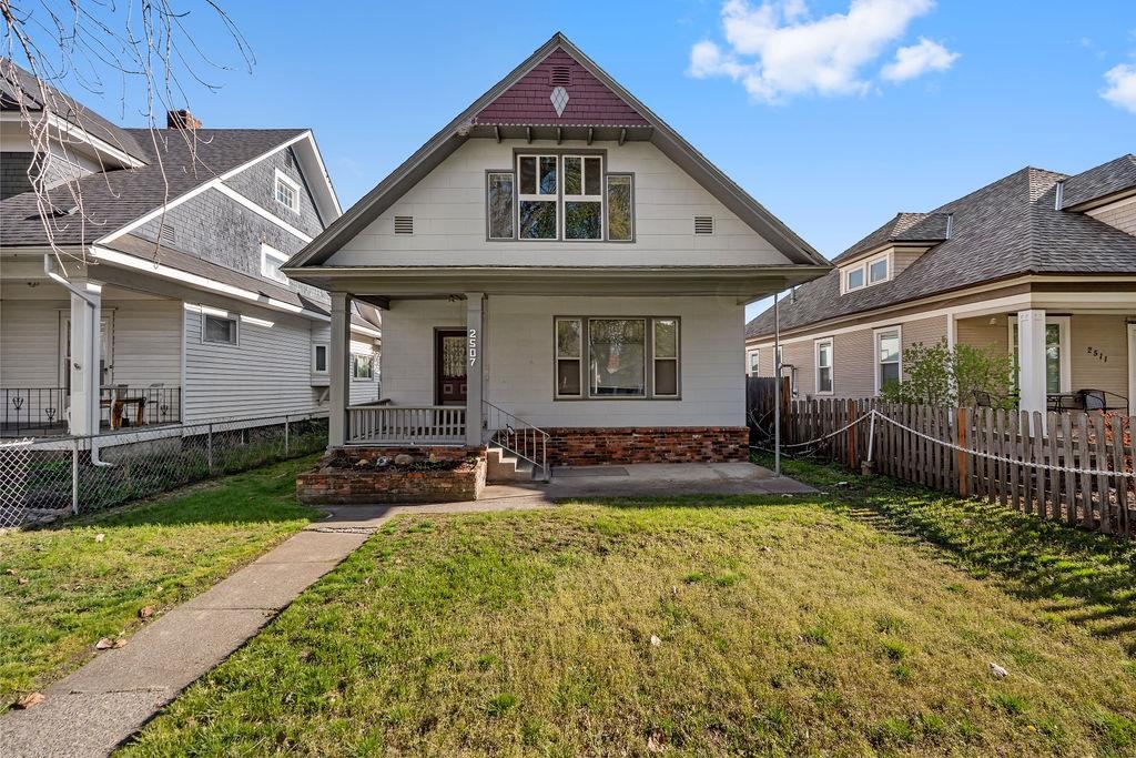 2507 W Gardner Ave - Photo 1