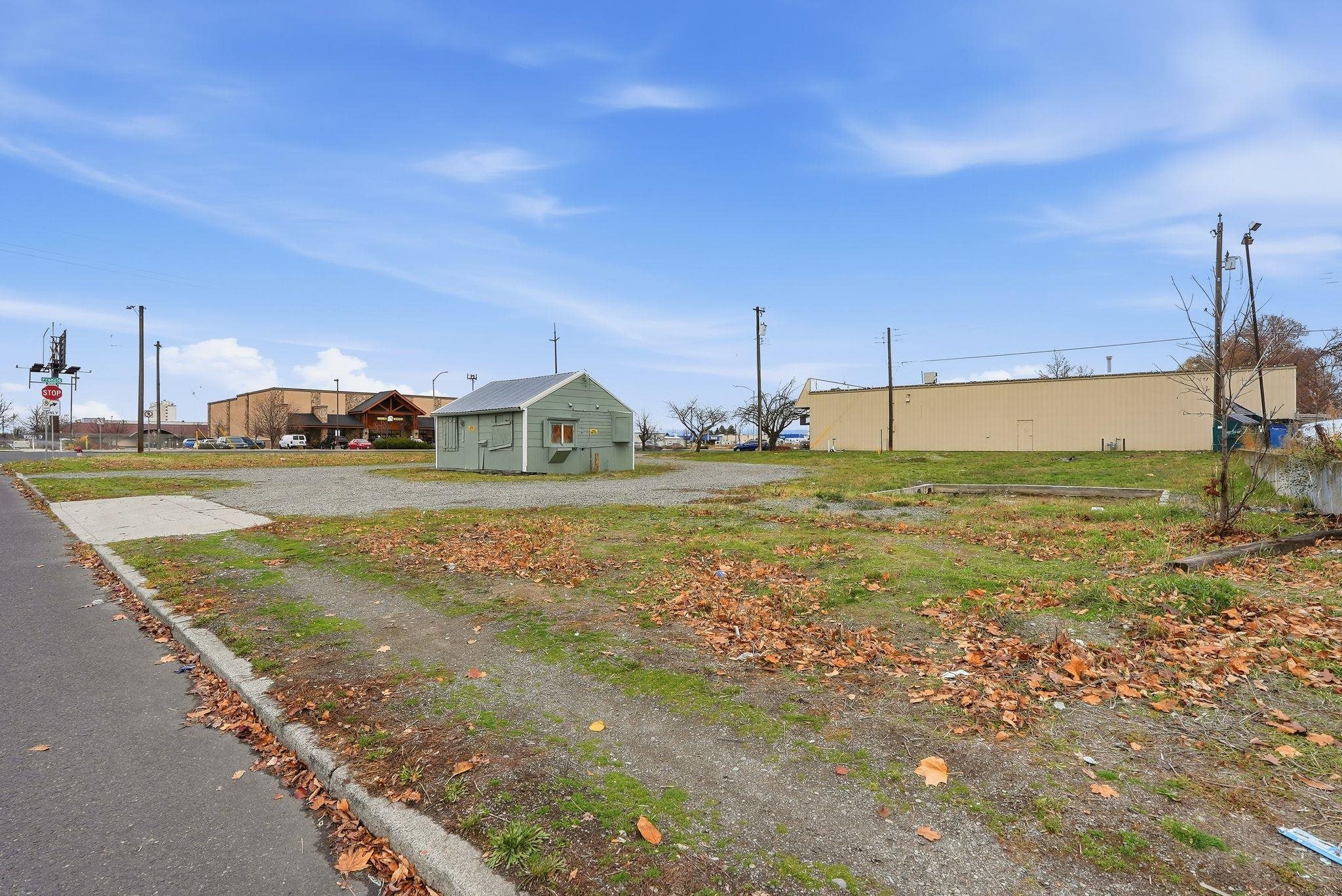 6216-6228 N Lidgerwood St - Photo 3