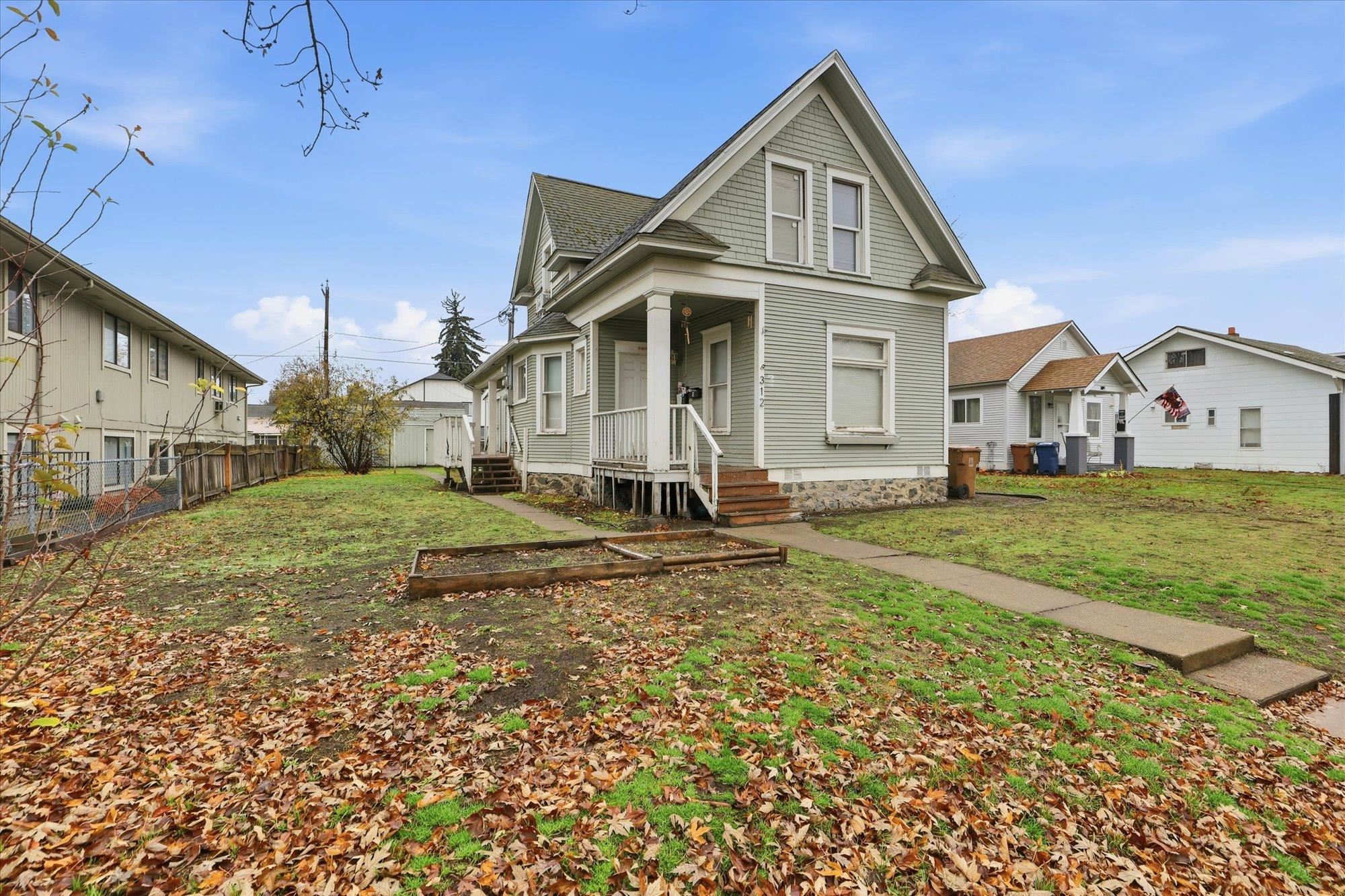 312 E BALDWIN Ave - Photo 2