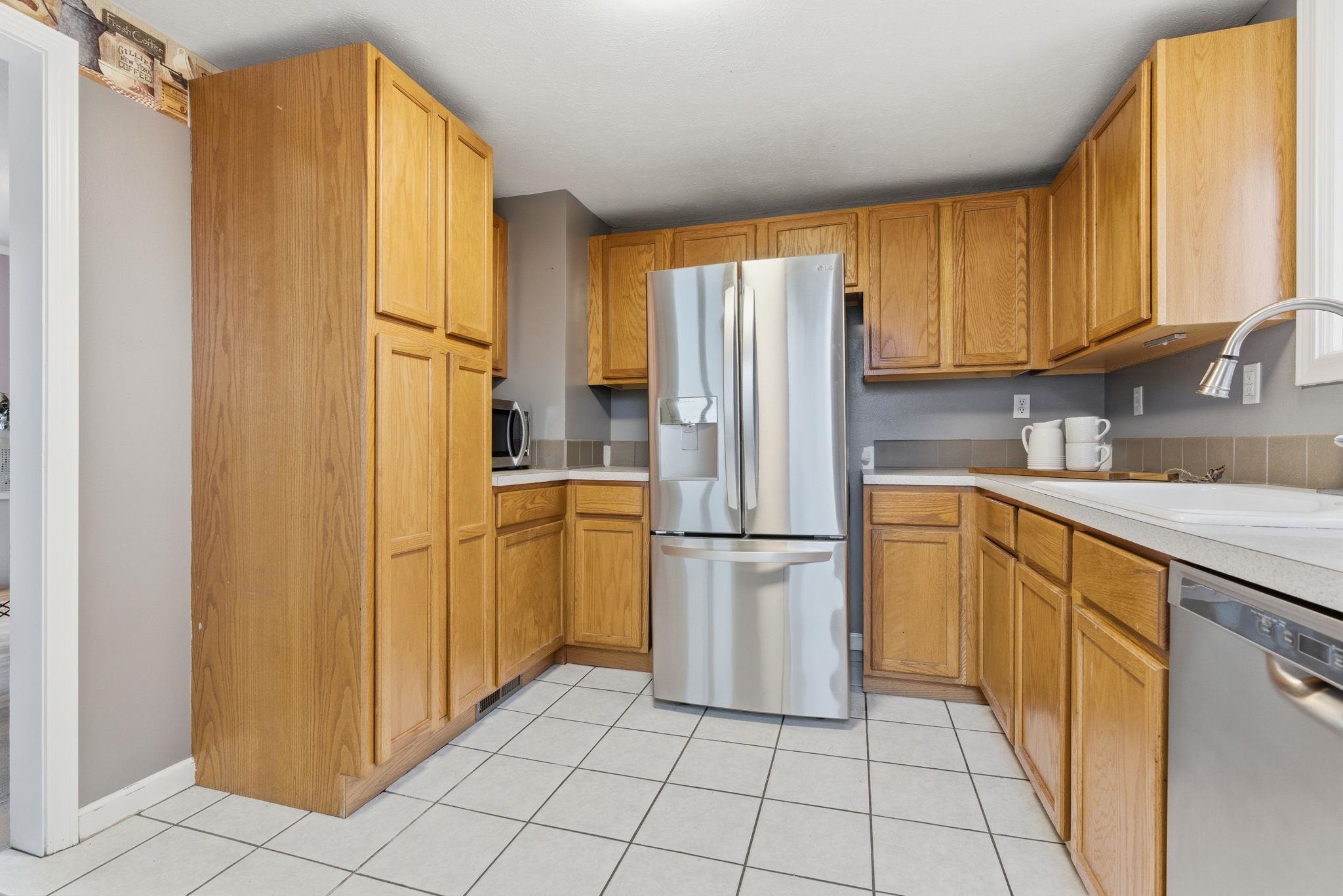 803 E 39TH Ave - Photo 6
