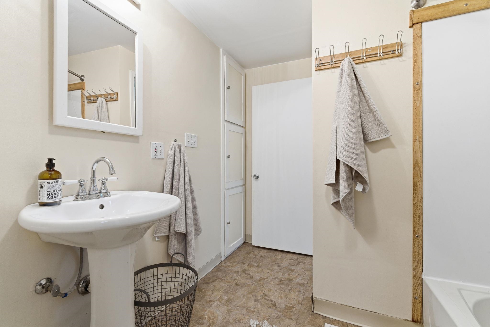 803 E 39TH Ave - Photo 9