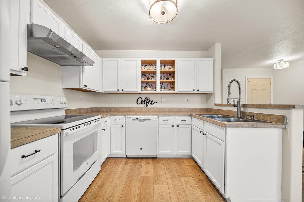 11212 E 4th Ave - Photo 14