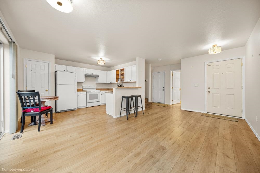 11212 E 4th Ave - Photo 5