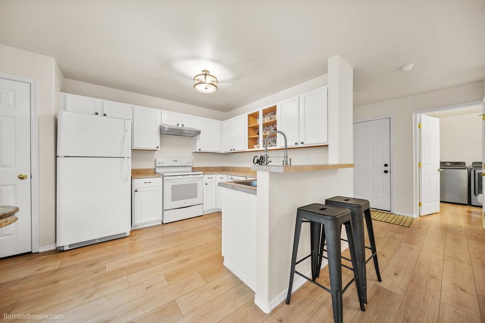 11212 E 4th Ave - Photo 9