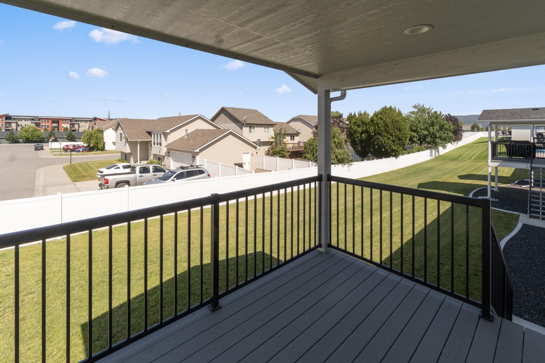 1501 N Bell St - Photo 2
