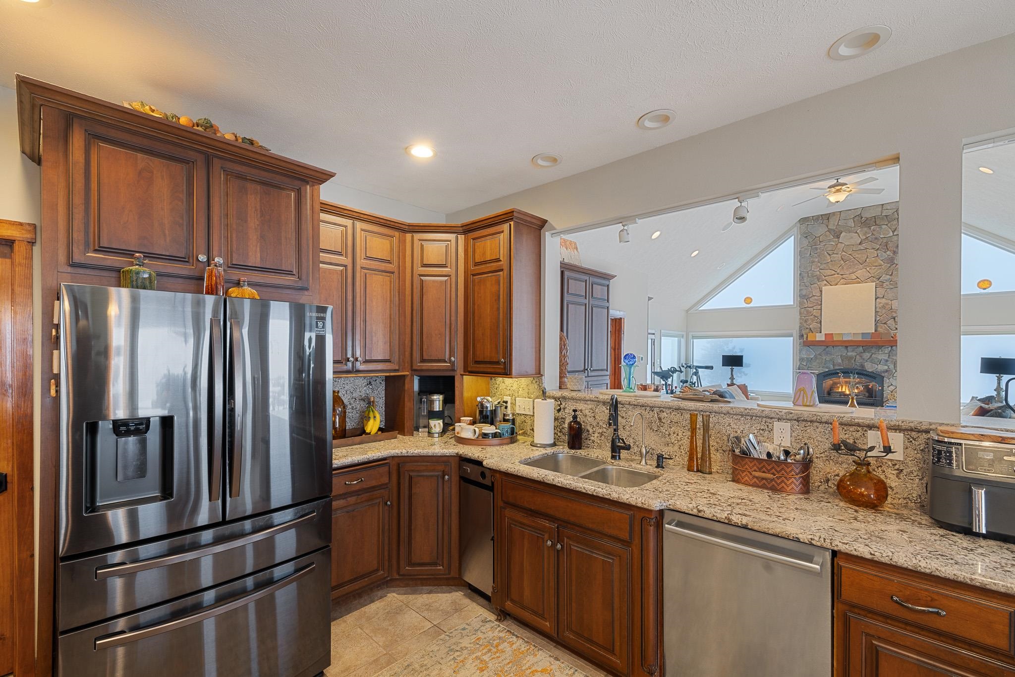 6011 E JOSEPH Ln - Photo 12