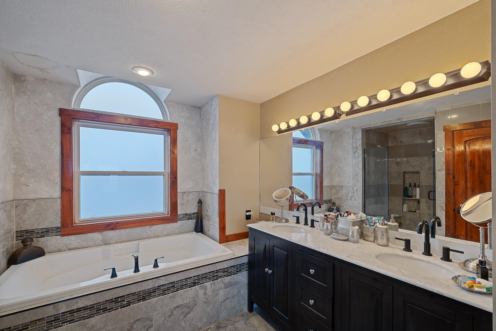 6011 E JOSEPH Ln - Photo 21