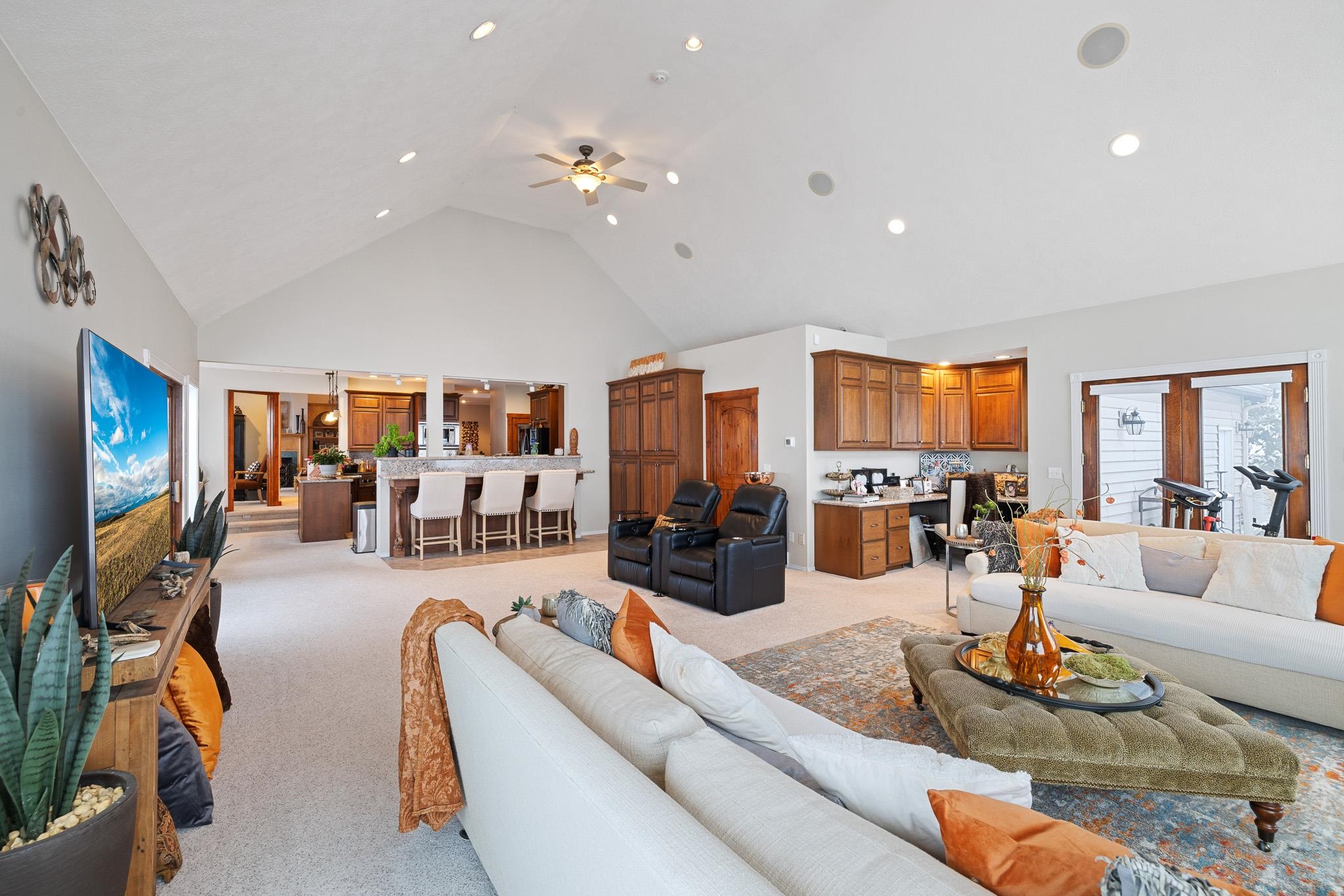 6011 E JOSEPH Ln - Photo 7