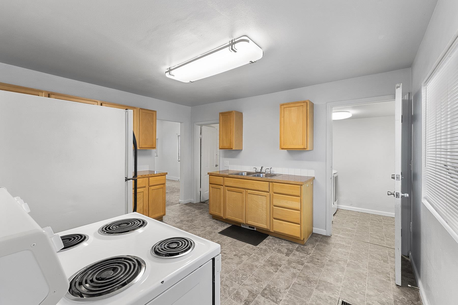 2115 W Dean Ave - Photo 13