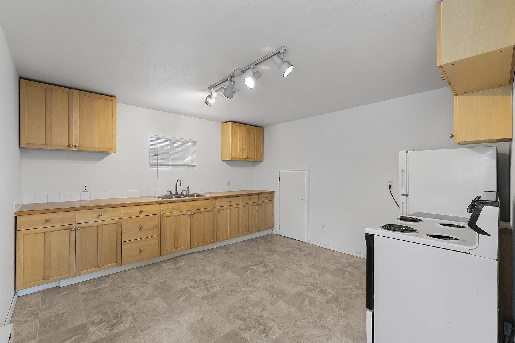 2115 W Dean Ave - Photo 19