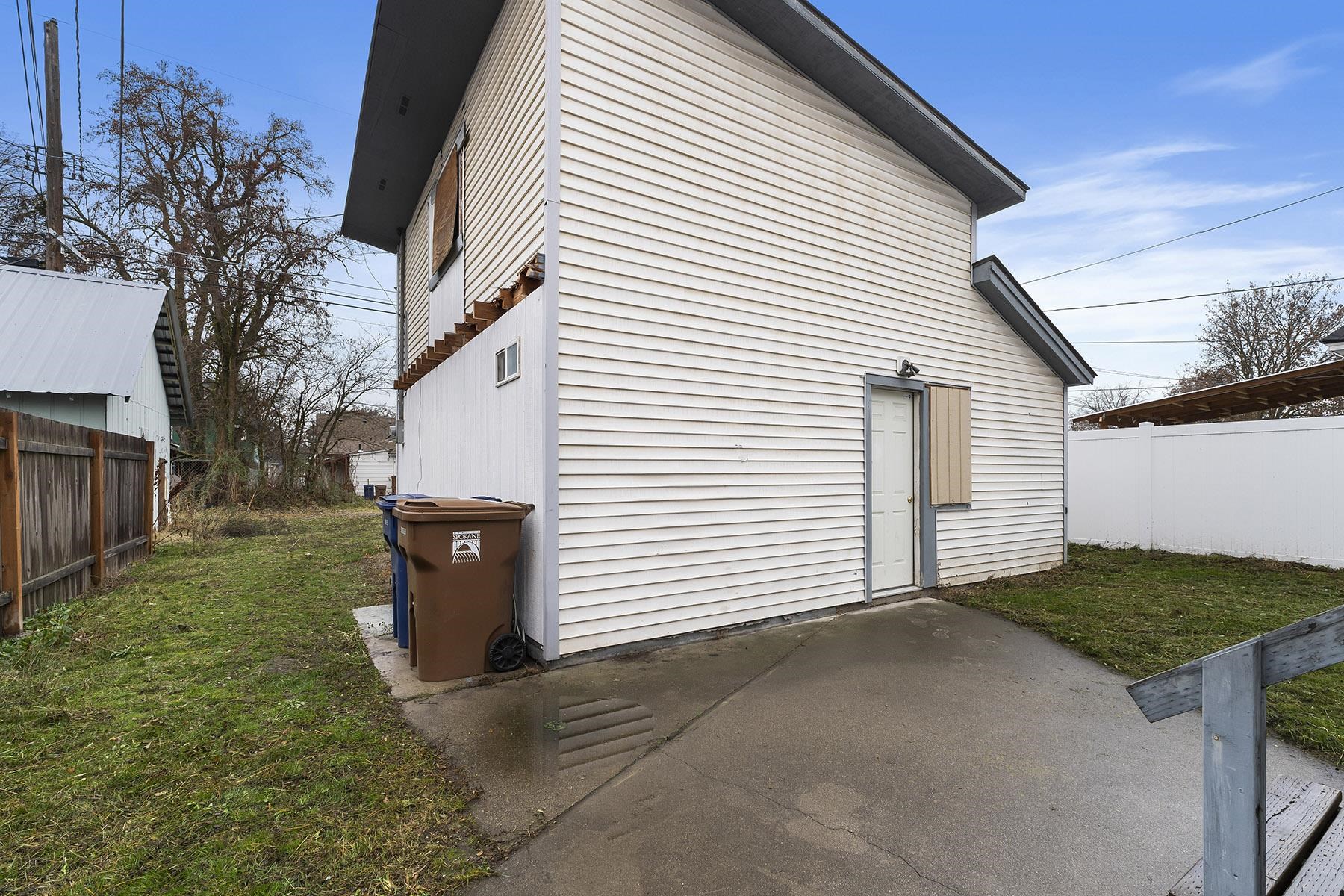 2115 W Dean Ave - Photo 28