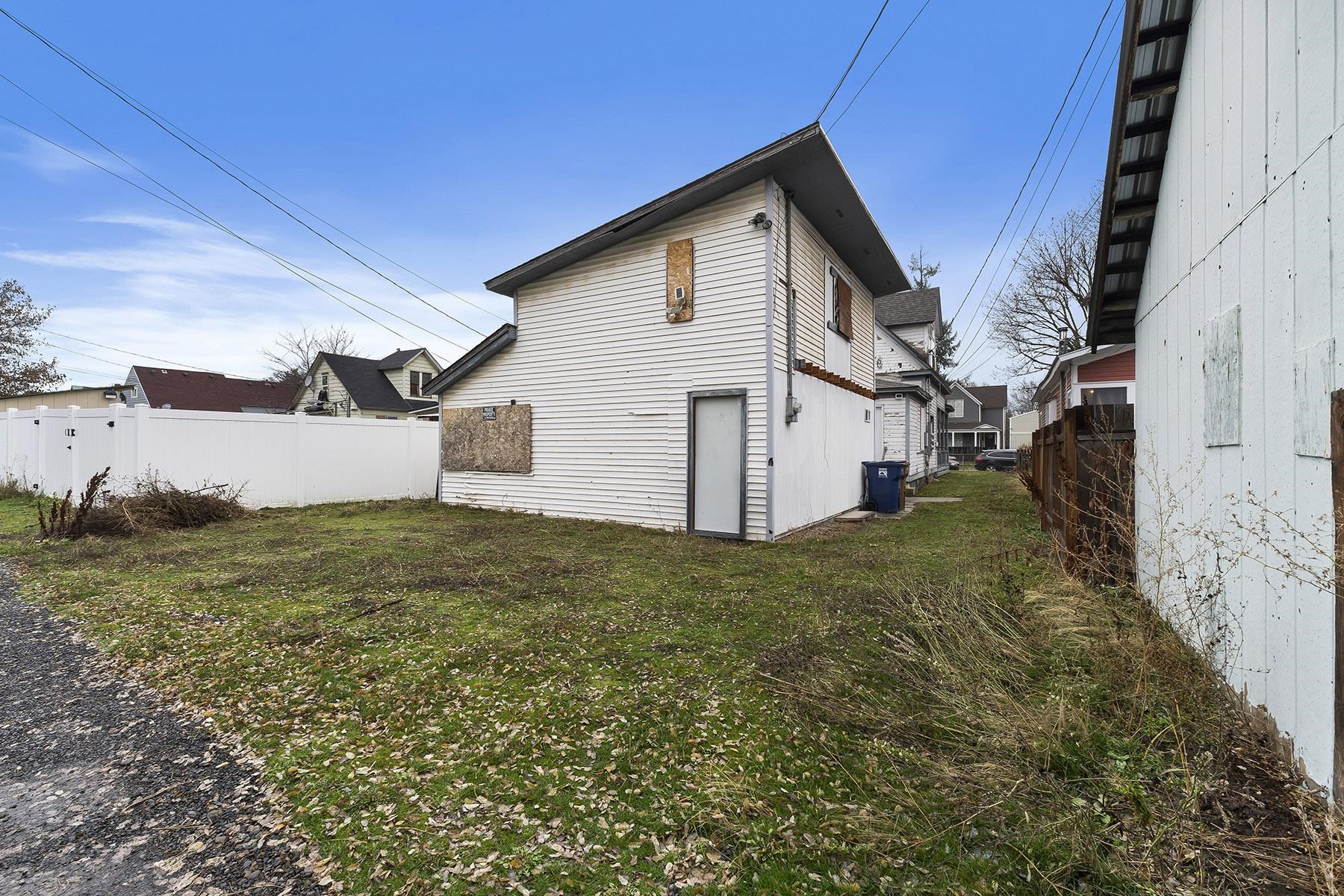 2115 W Dean Ave - Photo 29
