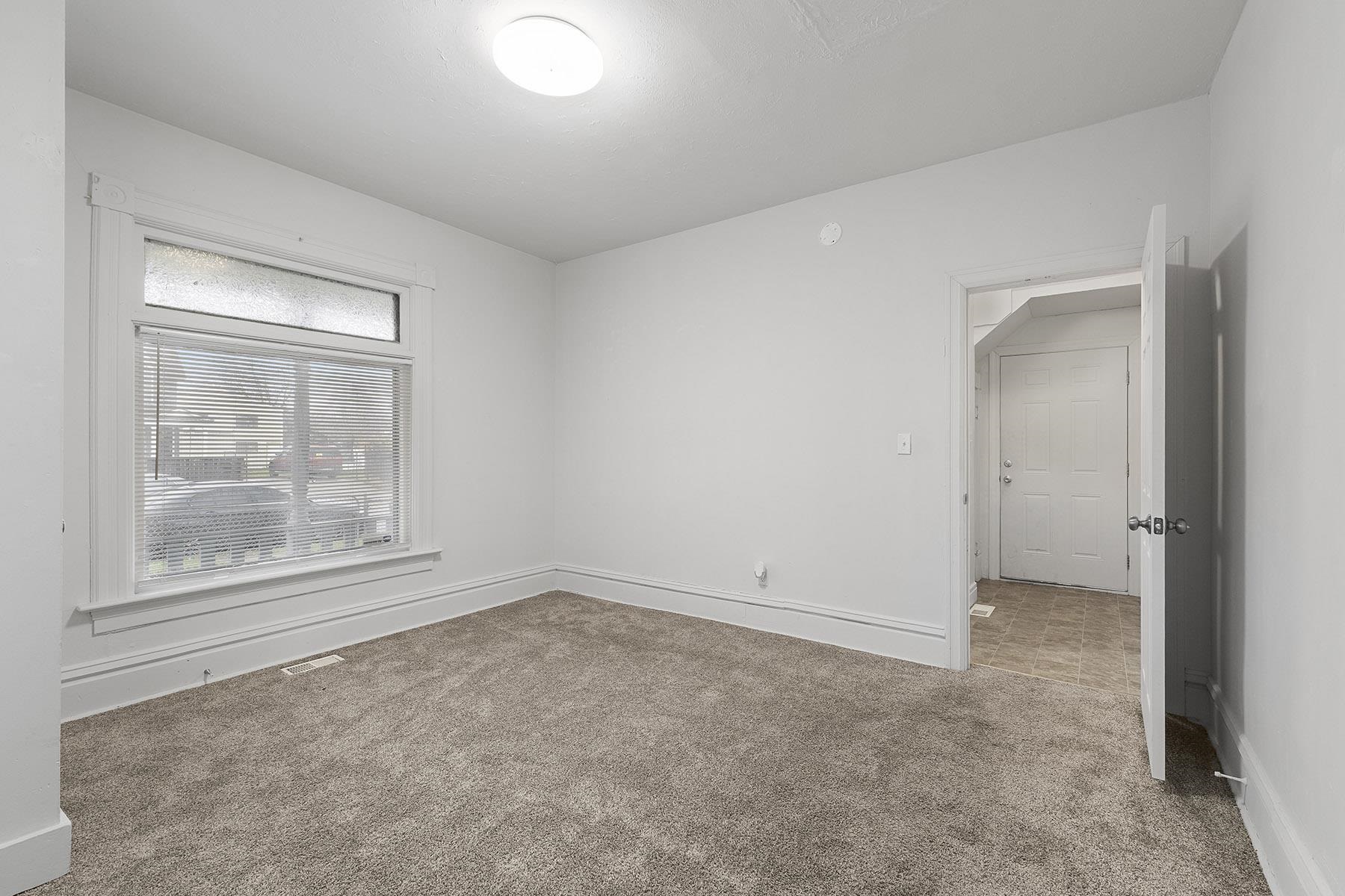 2115 W Dean Ave - Photo 5