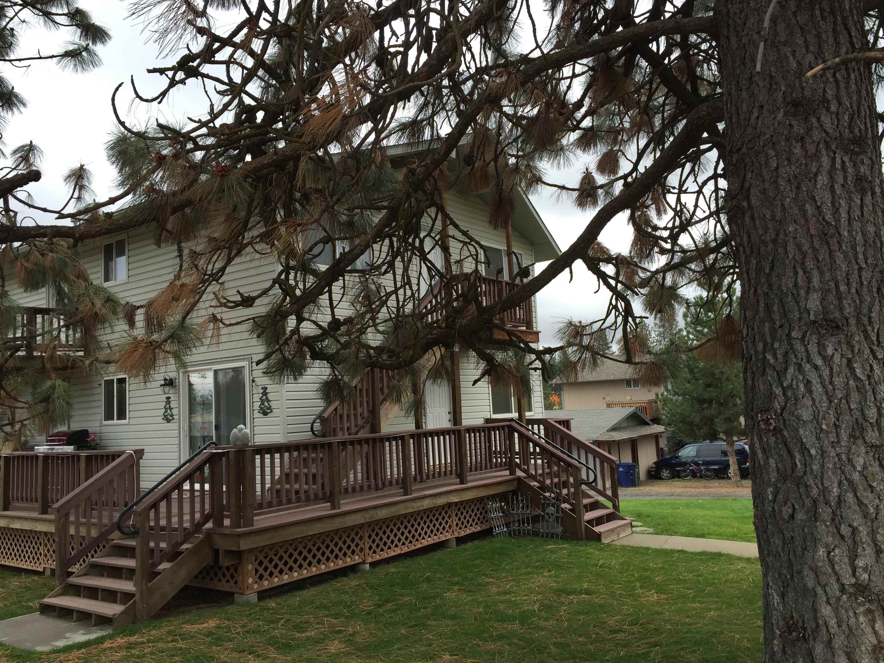 324 N Silver Lake Ave - Photo 2