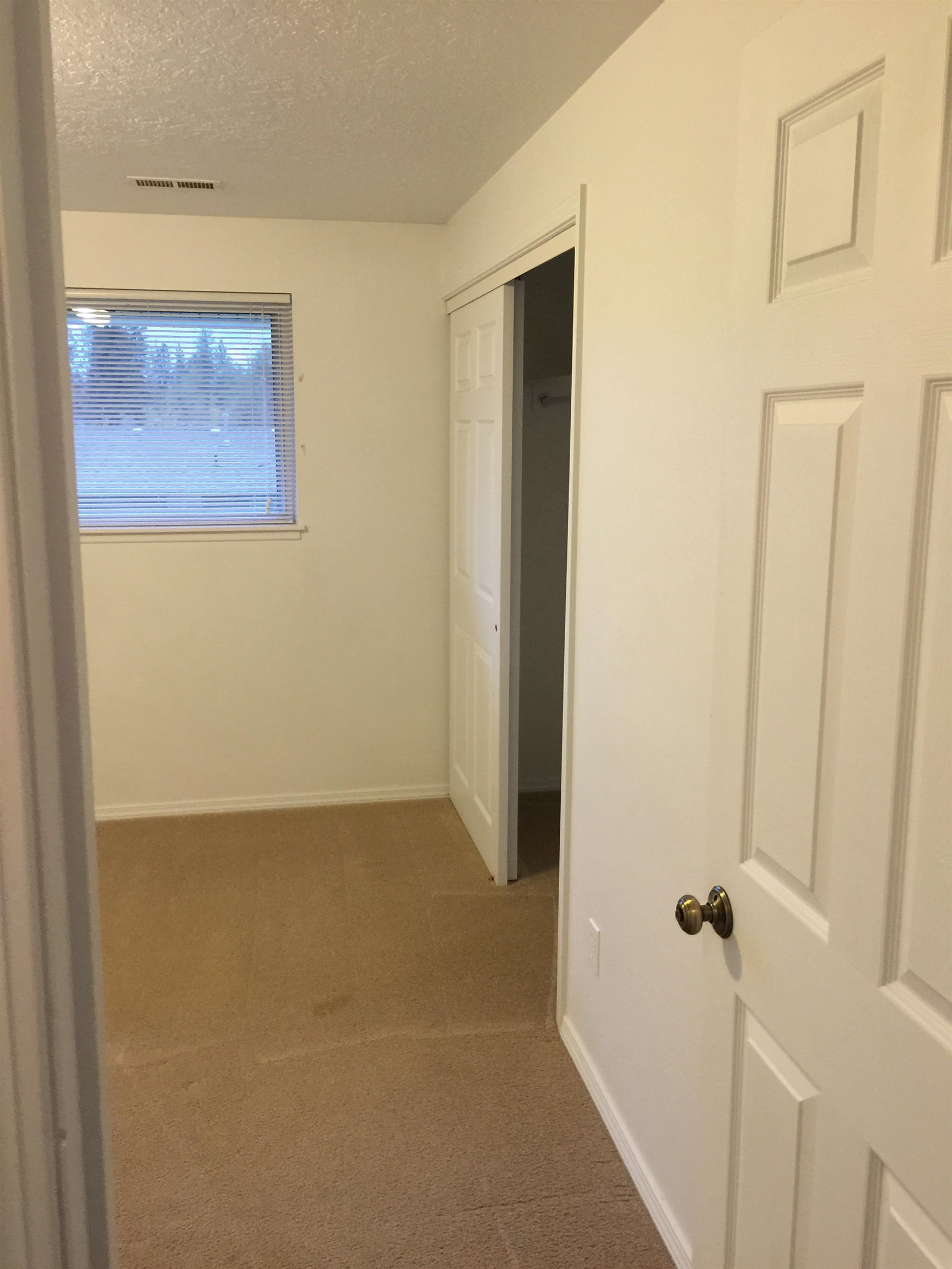 324 N Silver Lake Ave - Photo 16