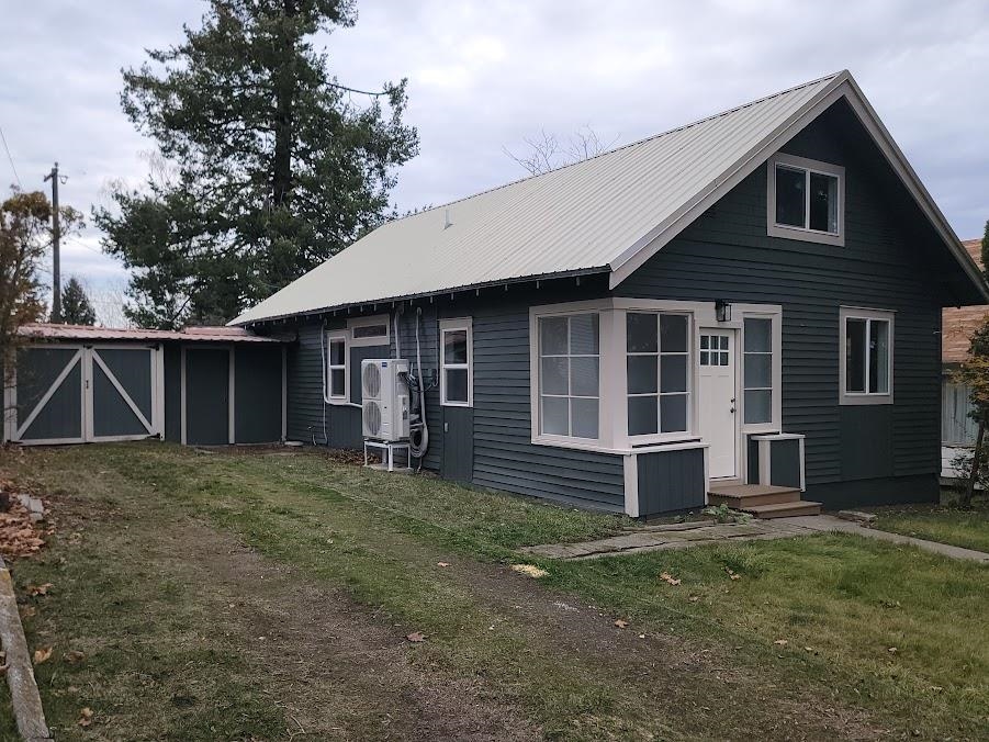 121 N Lake St - Photo 1