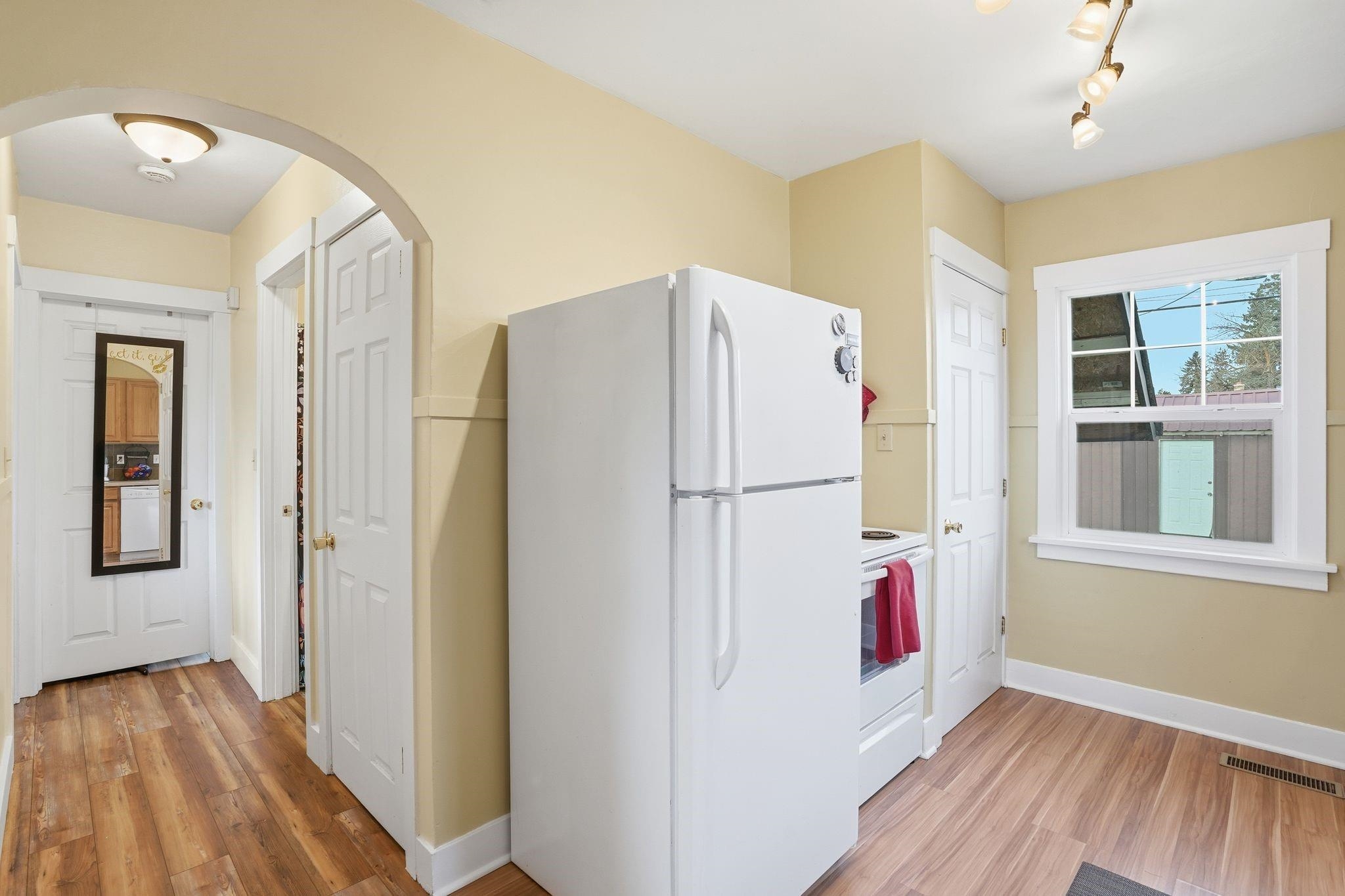 1023 E Queen Ave - Photo 15