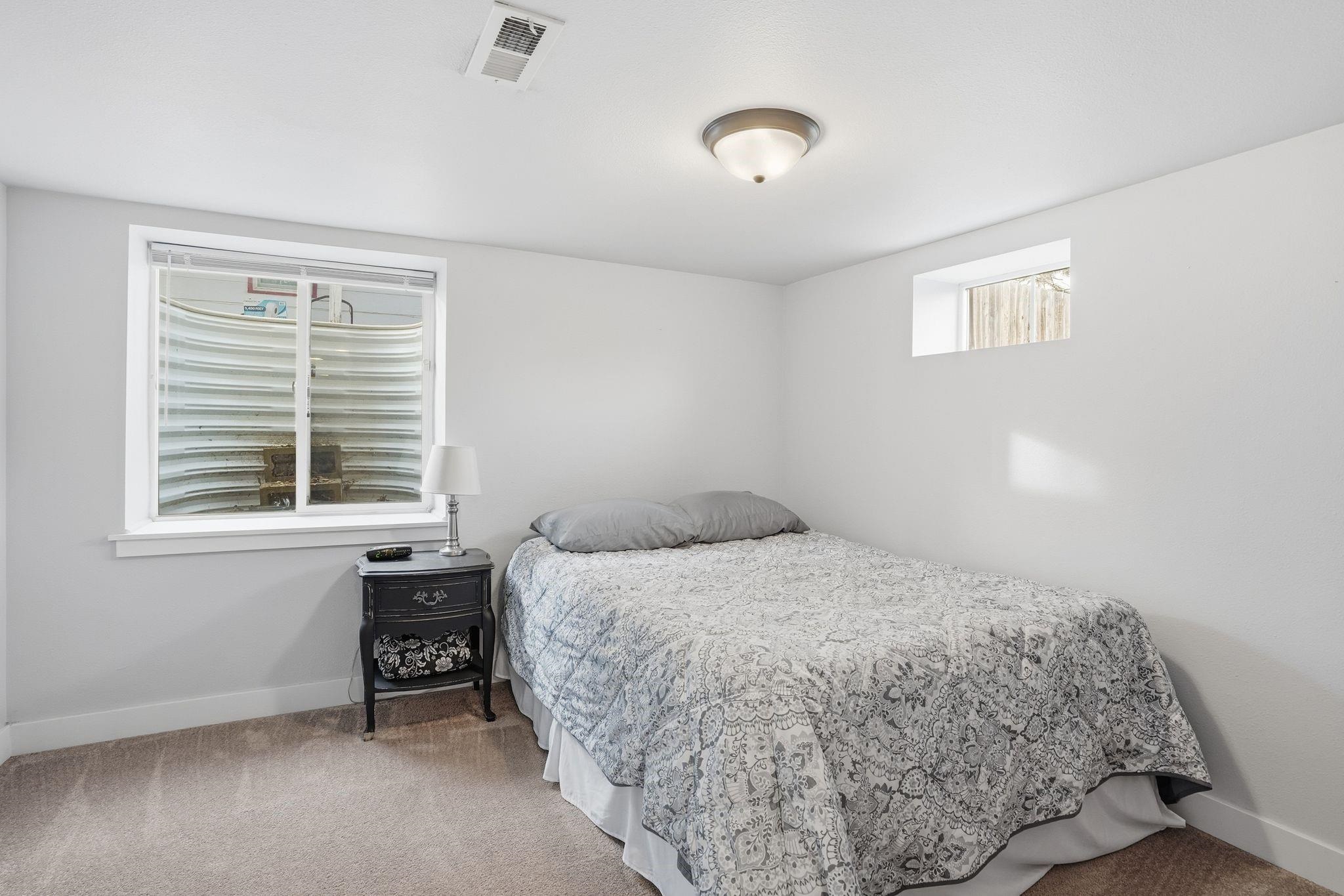 1023 E Queen Ave - Photo 19