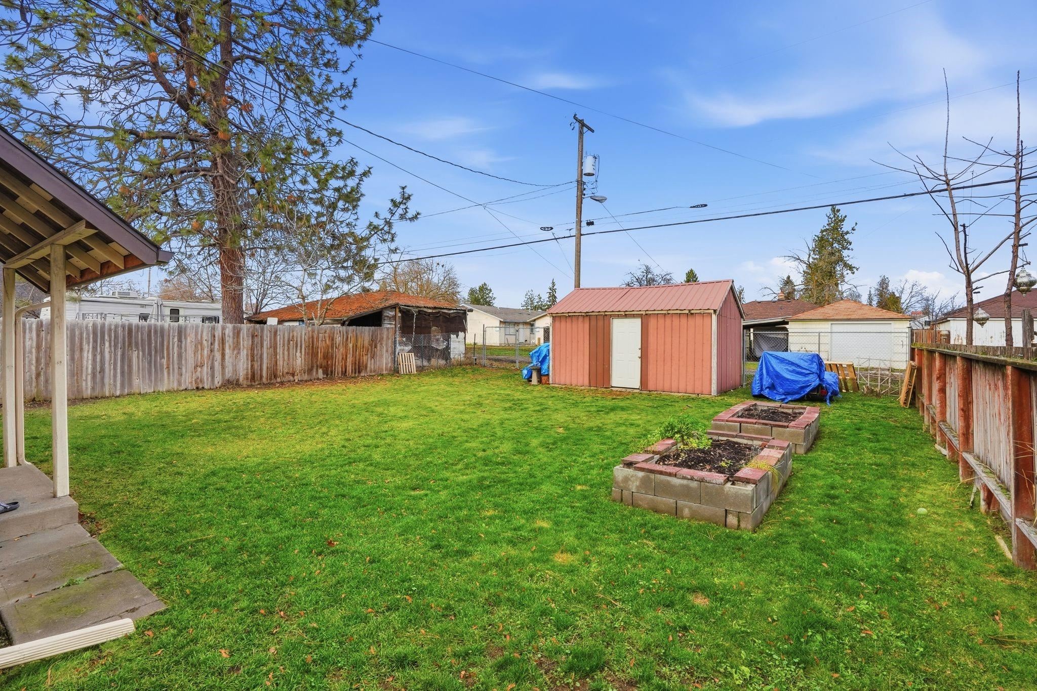1023 E Queen Ave - Photo 24