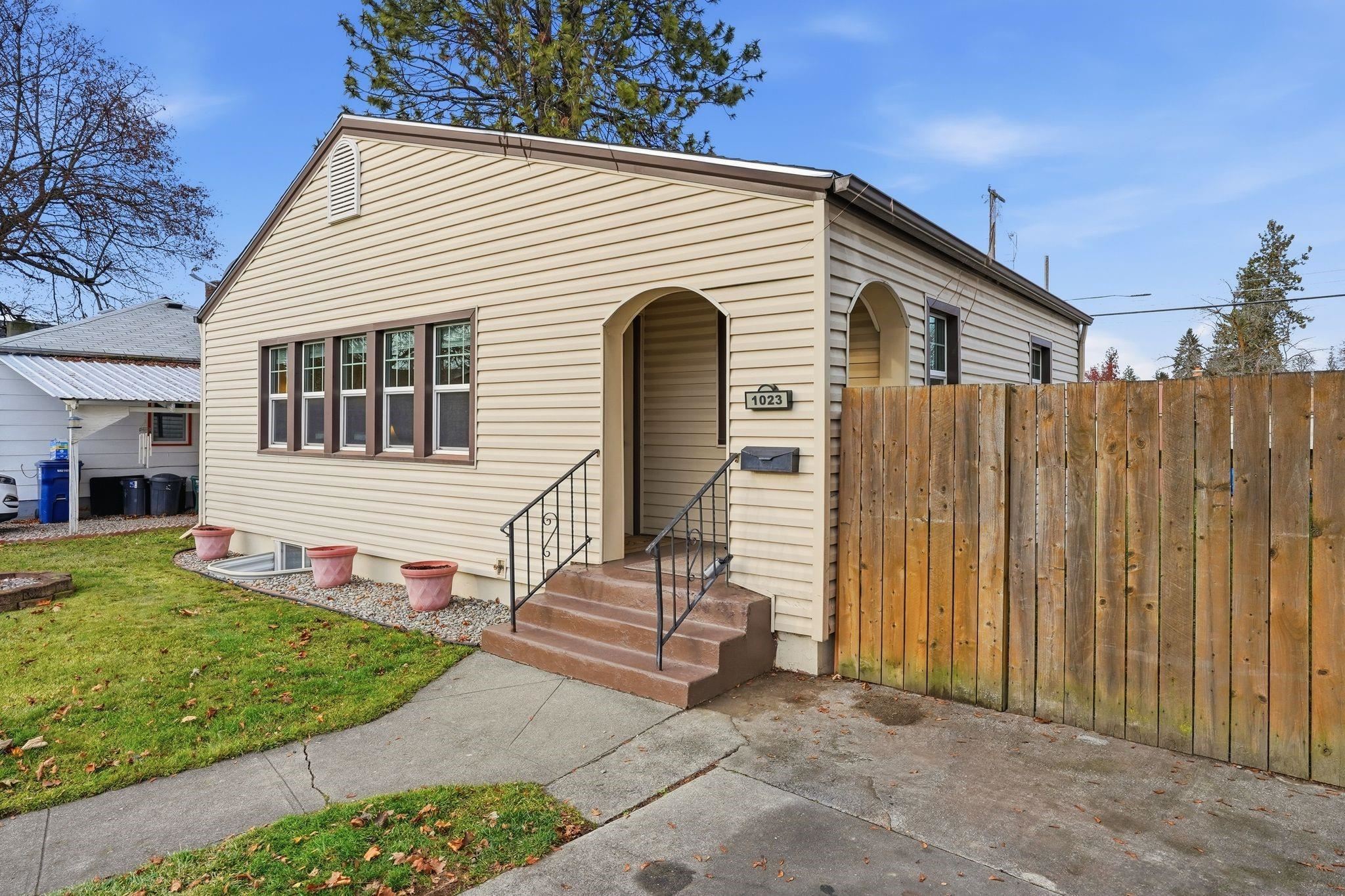 1023 E Queen Ave - Photo 4