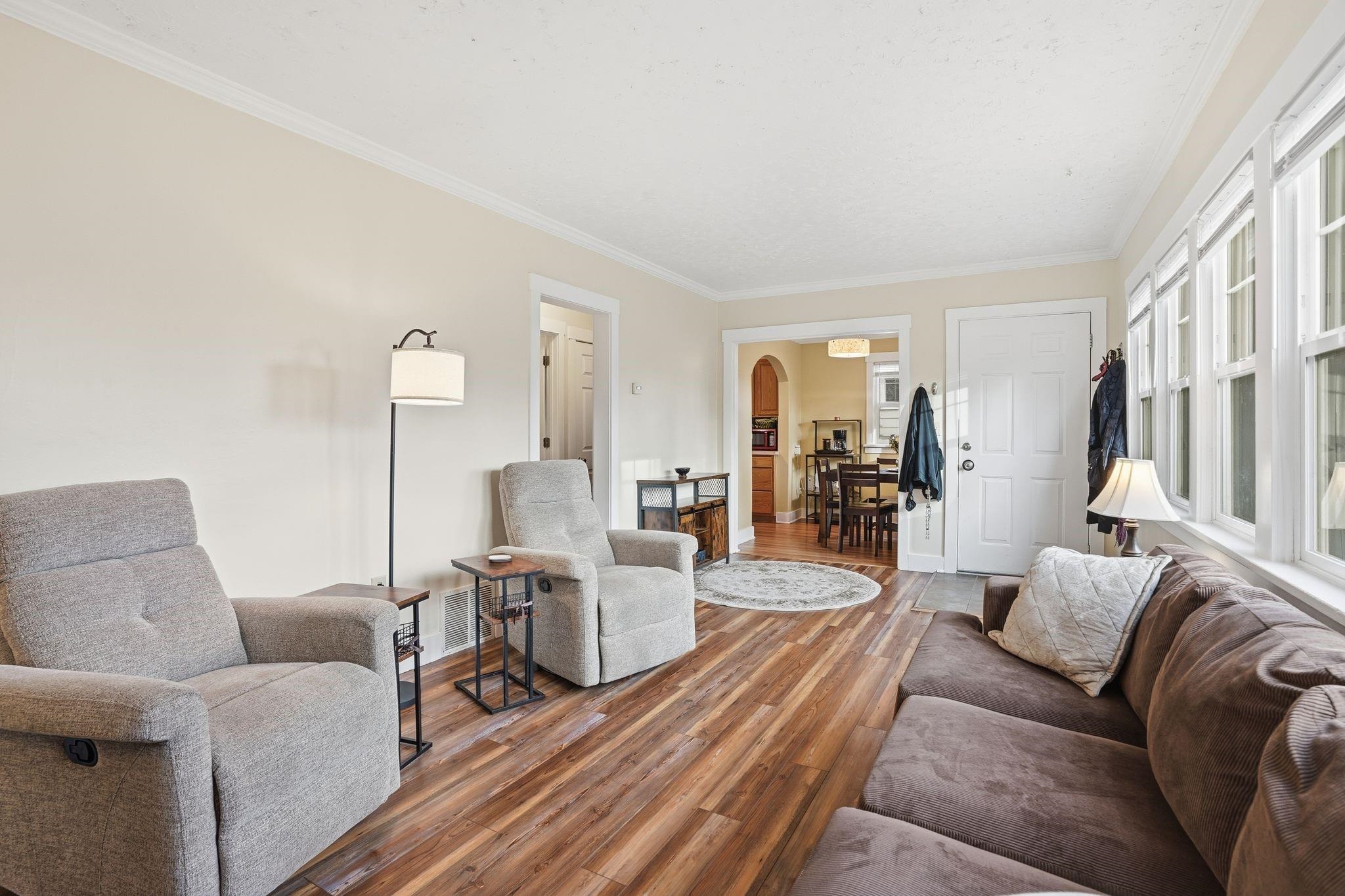 1023 E Queen Ave - Photo 7