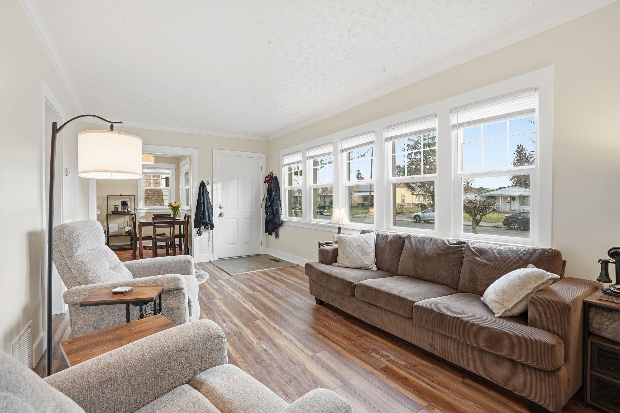 1023 E Queen Ave - Photo 8