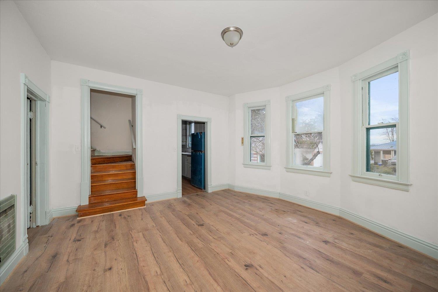 417 C St - Photo 5