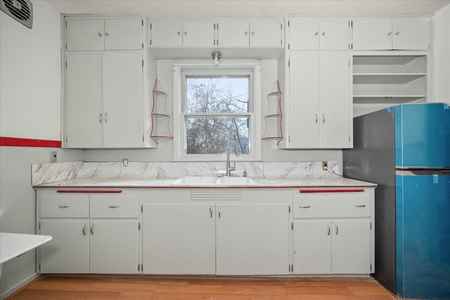 417 C St - Photo 8