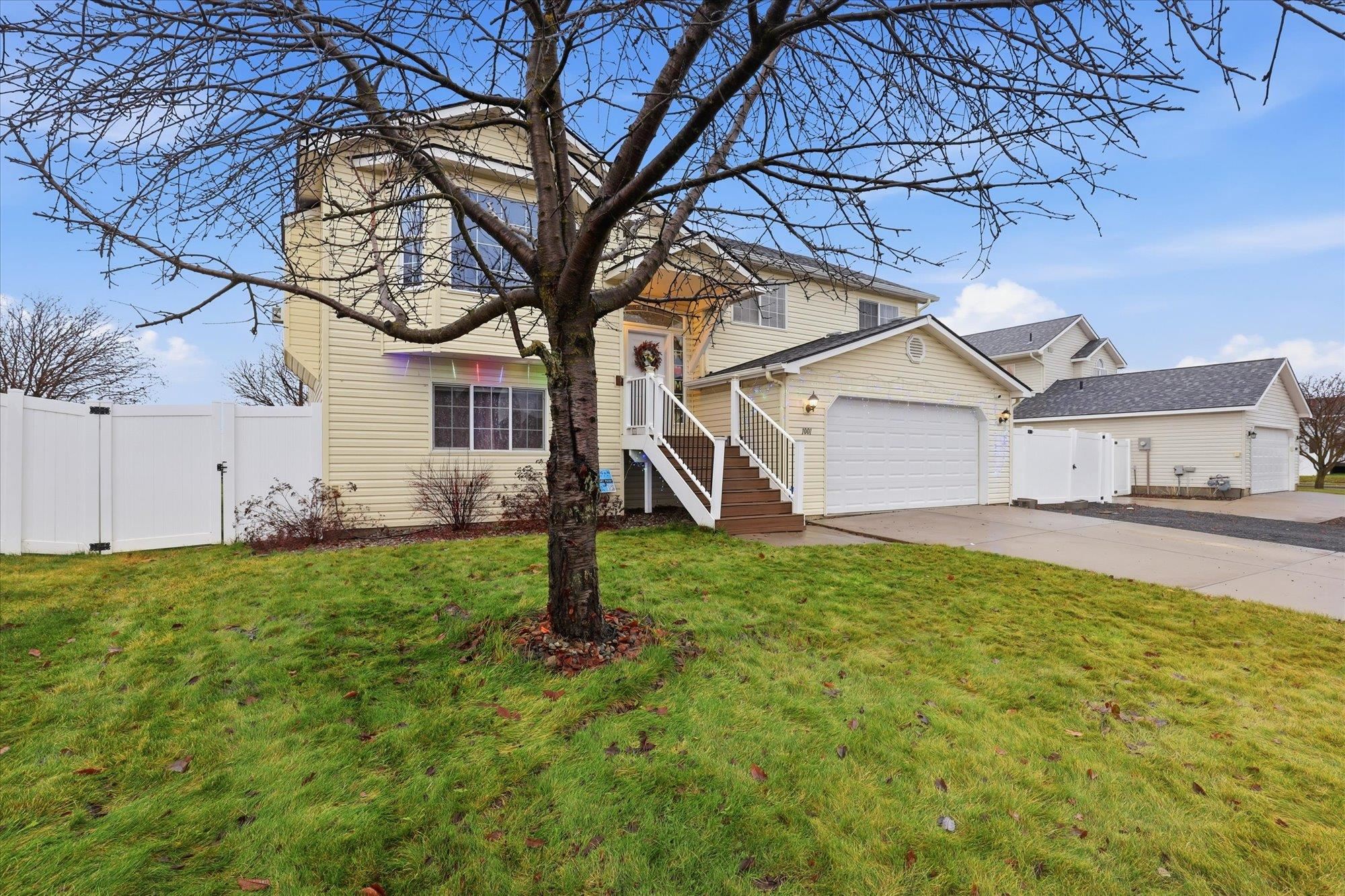 1001 N Wilcox St - Photo 3